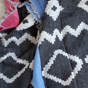 Wilfred 100% wool scarf